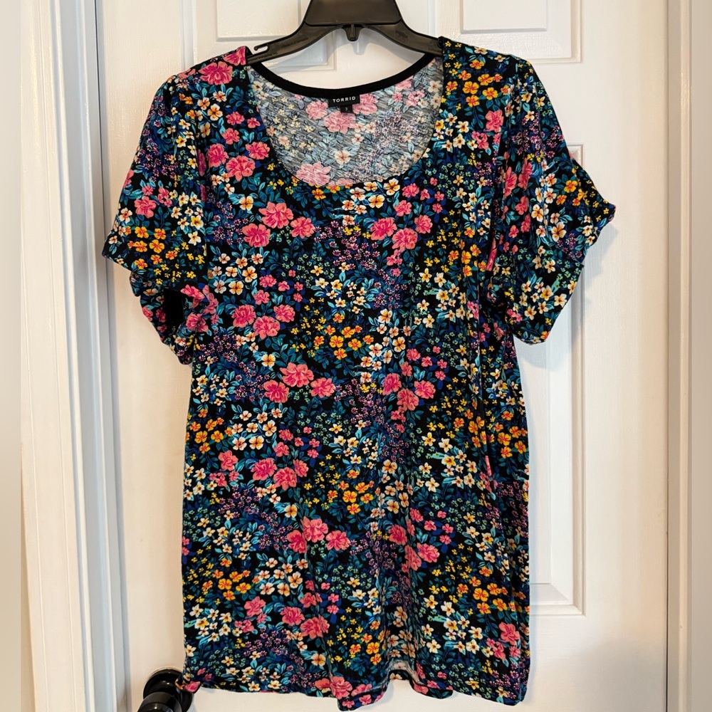 Torrid Tunic w/ Shoulder Detail